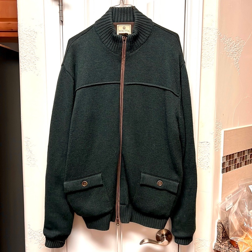 Beretta Sweater. EUC. Large. Windproof Liner. Forest Green. Very Warm in Wind.